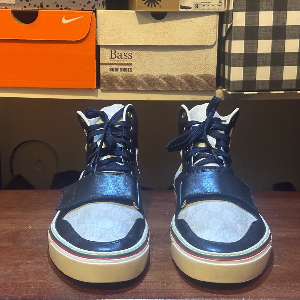 Gucci GG Supreme Hightop Sneakers - Picture 2 of 13